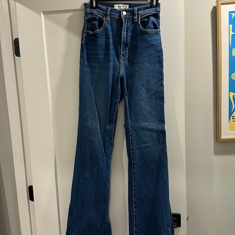 Abercrombie Ultra High Rise Flares In Curve Love Gem